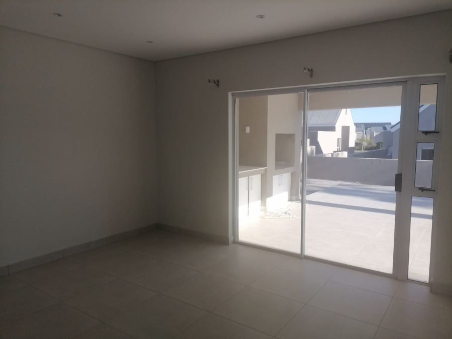 3 Bedroom Property for Sale in Somerset Lakes Western Cape